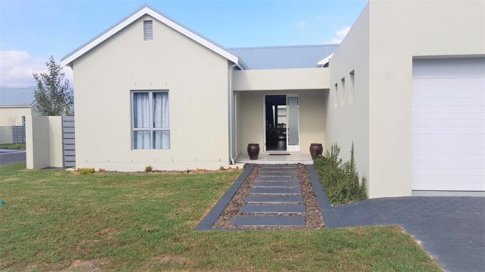 4 Bedroom House for Sale For Sale in Paarl - MR630512