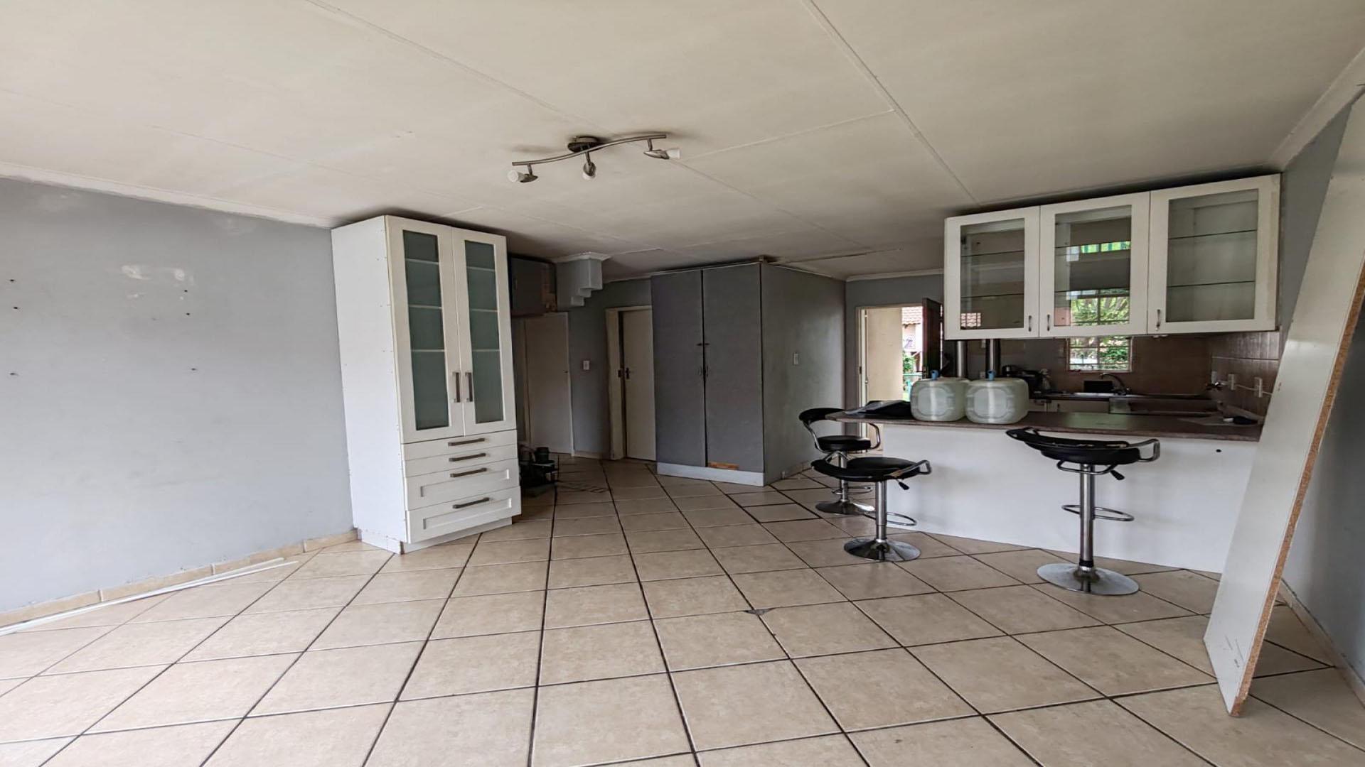 Lounges of property in Illiondale