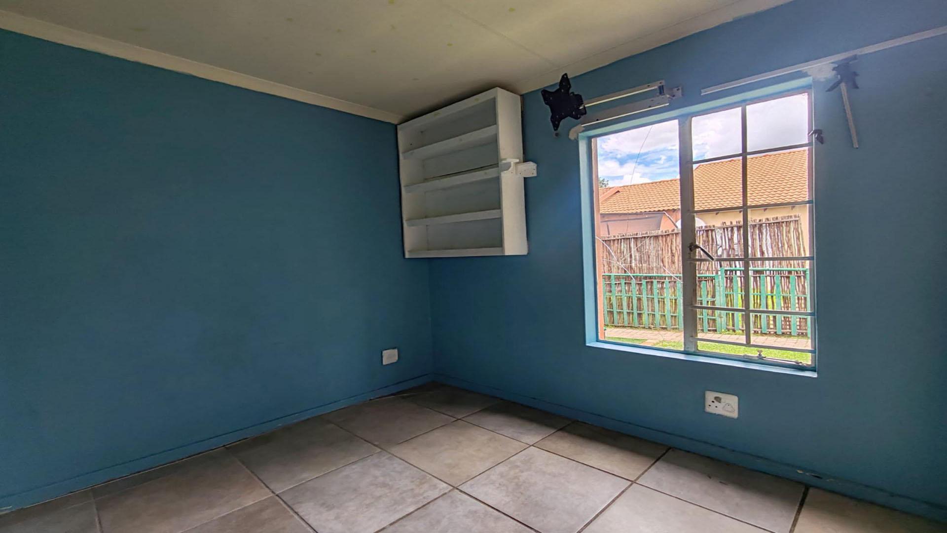 Bed Room 1 of property in Illiondale