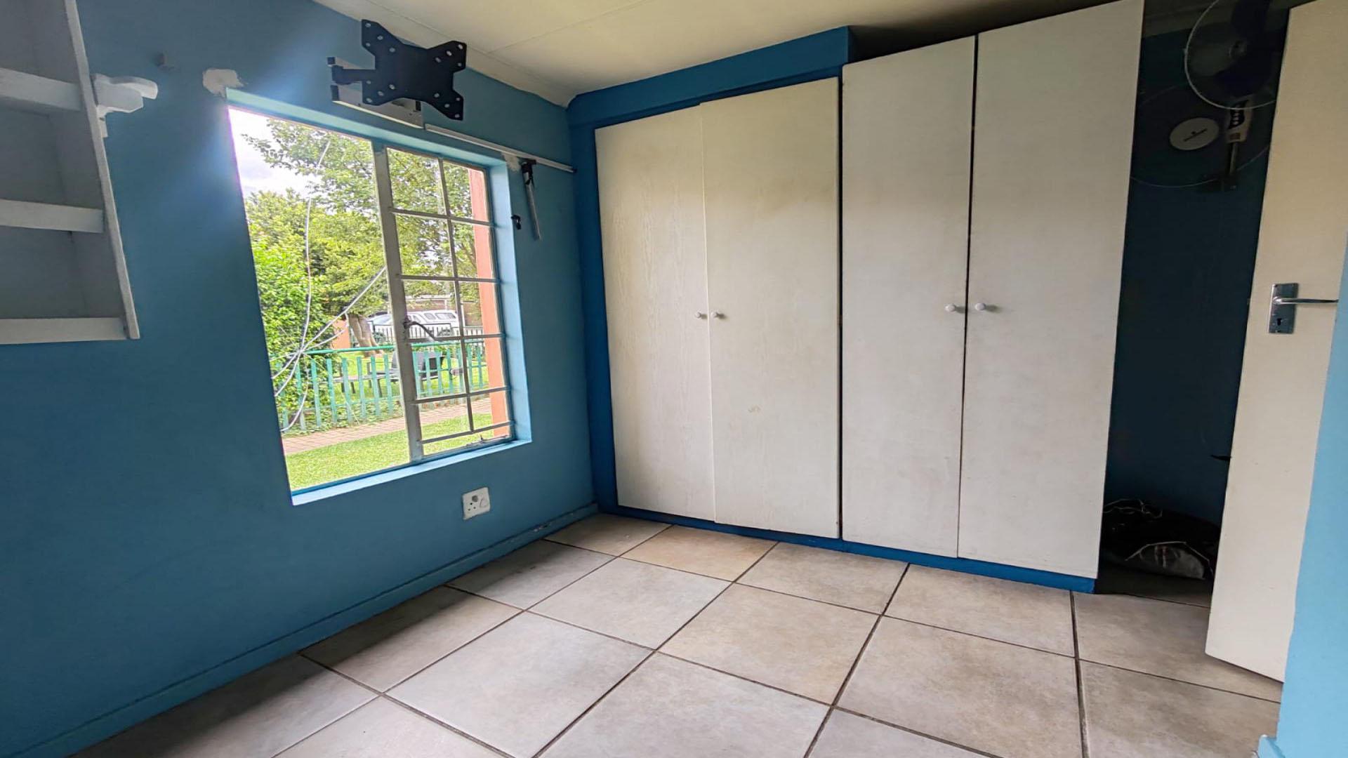 Bed Room 1 of property in Illiondale