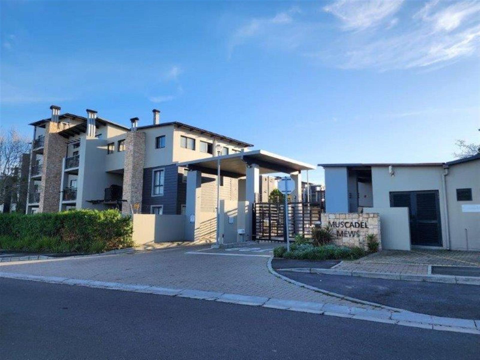 Front View of property in Burgundy Estate