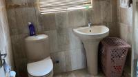 Main Bathroom - 5 square meters of property in Dawn Park