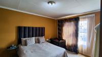 Main Bedroom - 15 square meters of property in Dawn Park