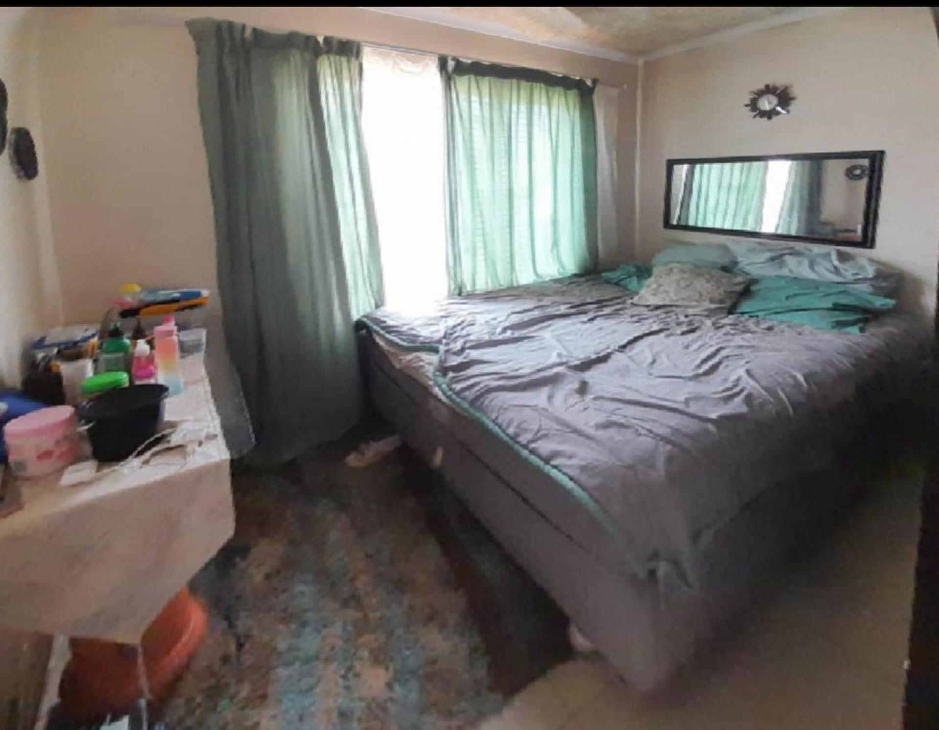Main Bedroom of property in Duvha Park
