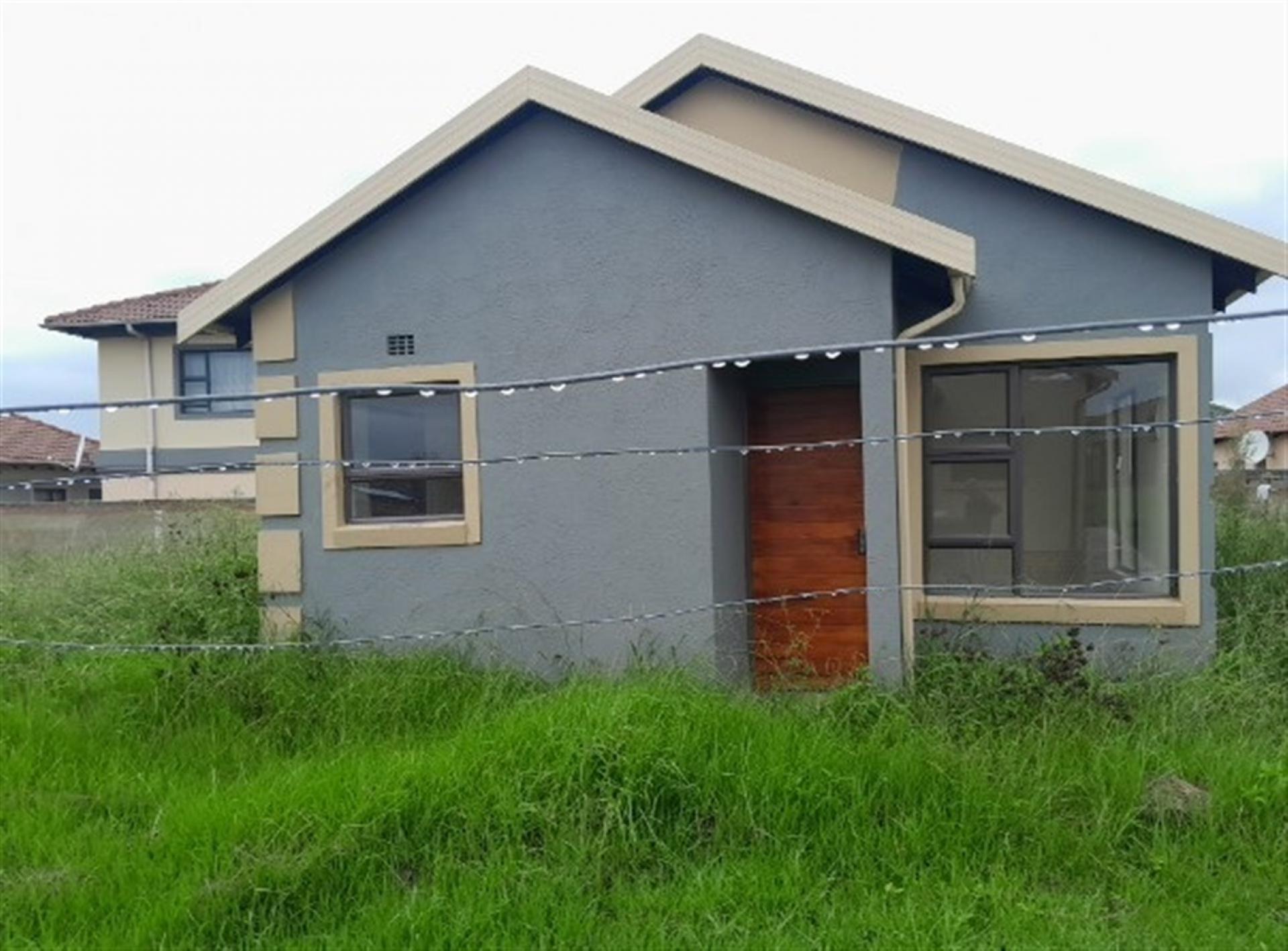 Front View of property in Hlanganani Village
