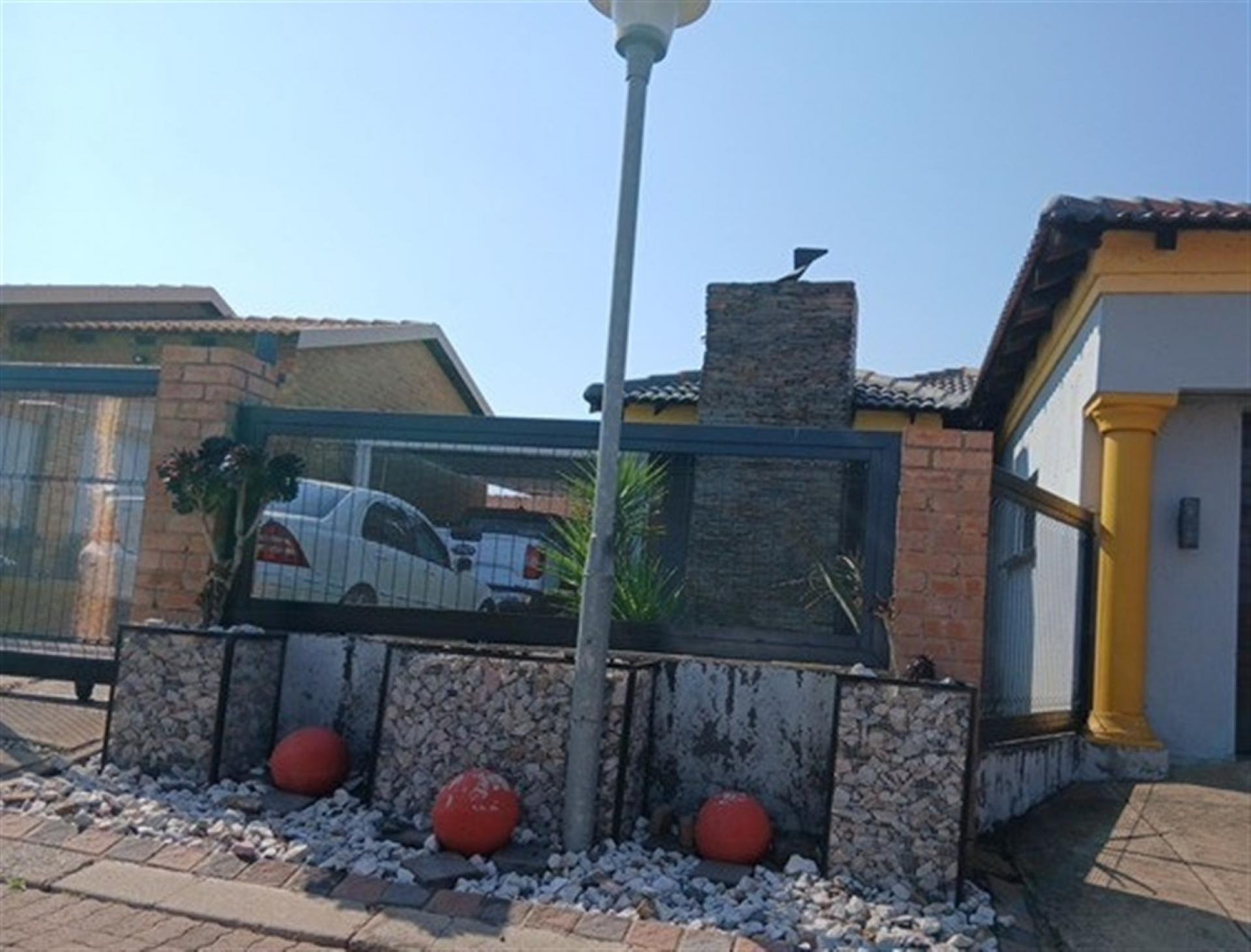 Front View of property in Ogies