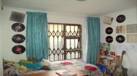Bed Room 2 - 9 square meters of property in Alveda