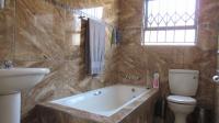 Bathroom 1 - 5 square meters of property in Alveda