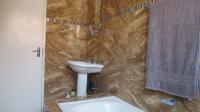 Bathroom 1 - 5 square meters of property in Alveda