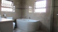 Main Bathroom - 12 square meters of property in Alveda