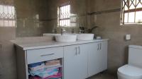 Main Bathroom - 12 square meters of property in Alveda