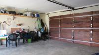 Garage of property in Alveda