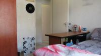 Bed Room 2 - 9 square meters of property in Alveda