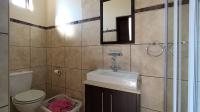 Bathroom 2 - 5 square meters of property in Pretorius Park