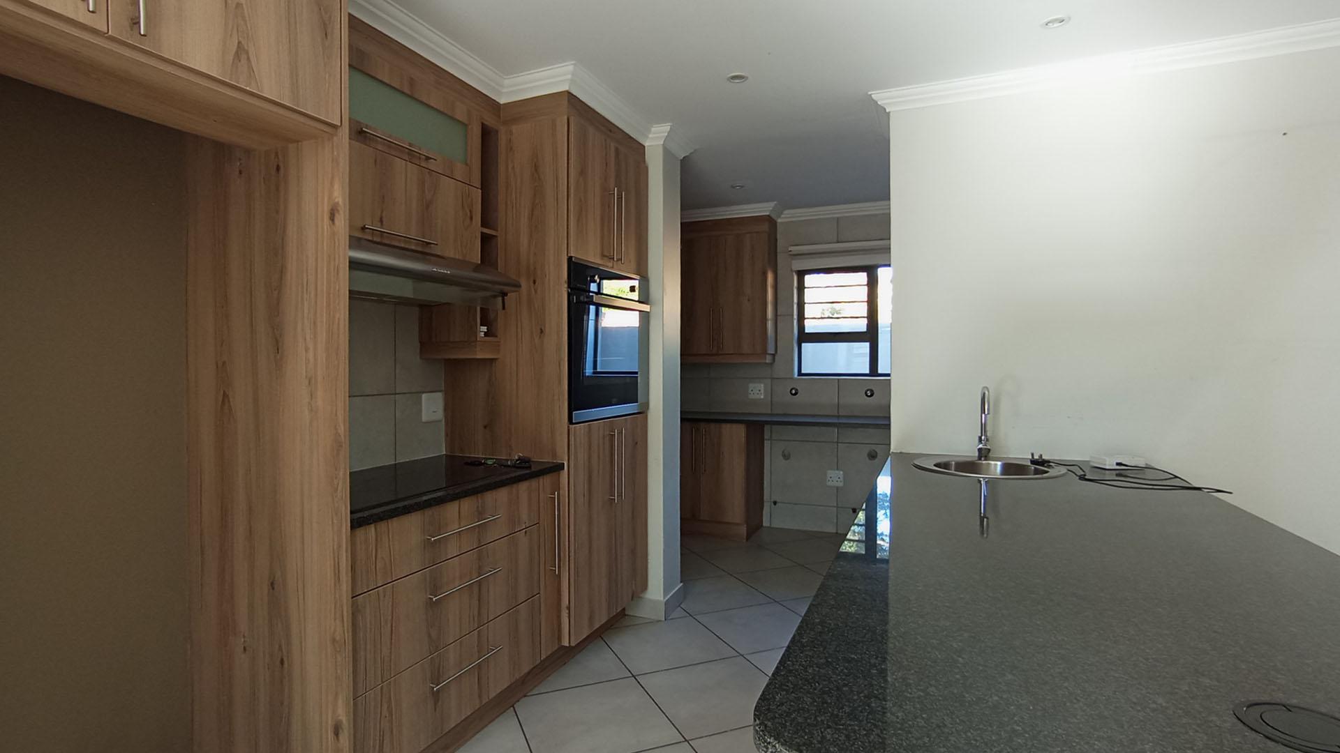 Kitchen - 10 square meters of property in Rua Vista