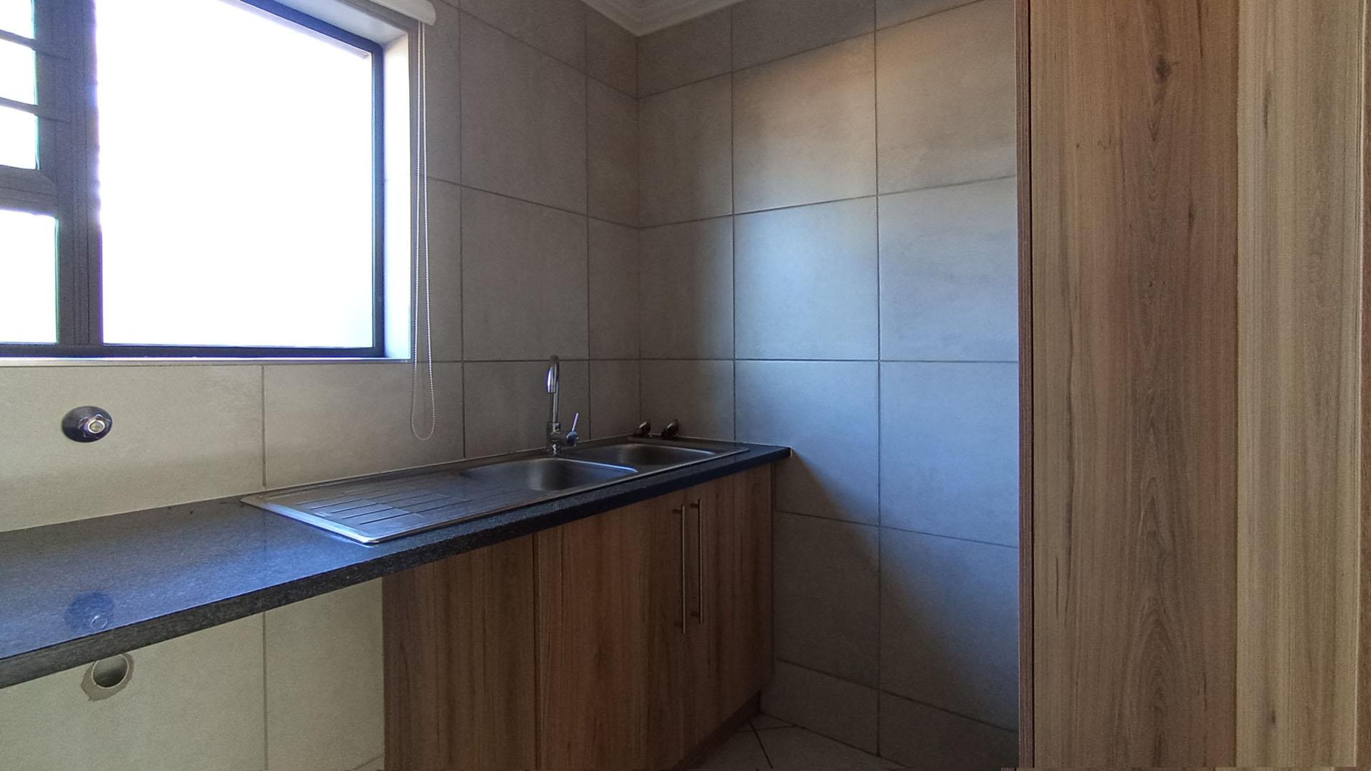 Scullery - 6 square meters of property in Rua Vista