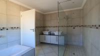 Main Bathroom - 12 square meters of property in Rua Vista