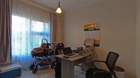 Bed Room 1 - 10 square meters of property in Noordhang