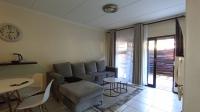 Lounges - 14 square meters of property in Noordhang