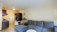 Lounges - 14 square meters of property in Noordhang