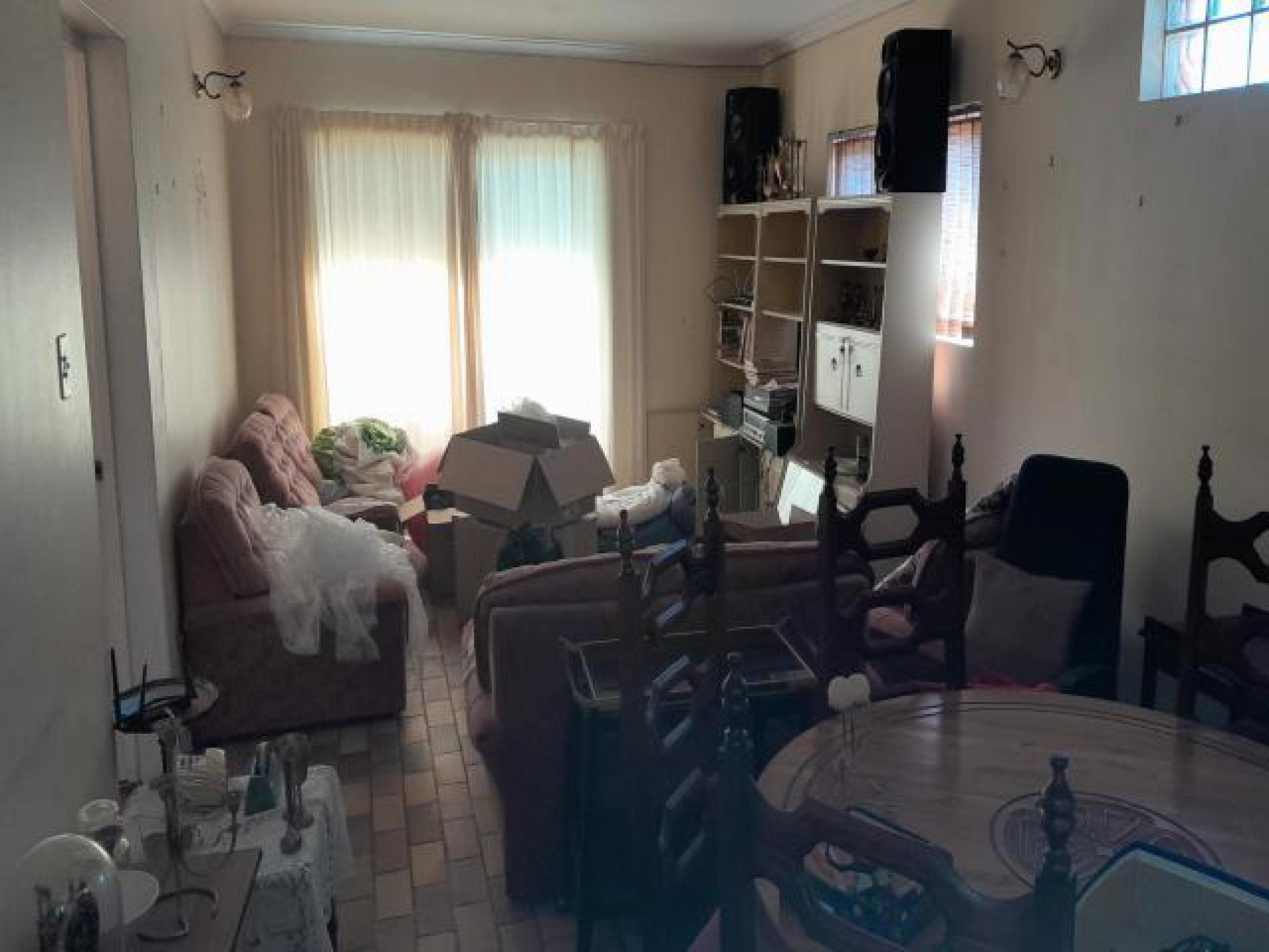 Lounges of property in Port Elizabeth Central
