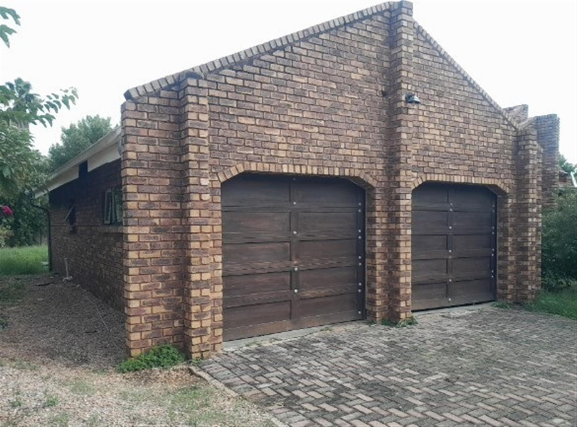 Front View of property in Theresapark