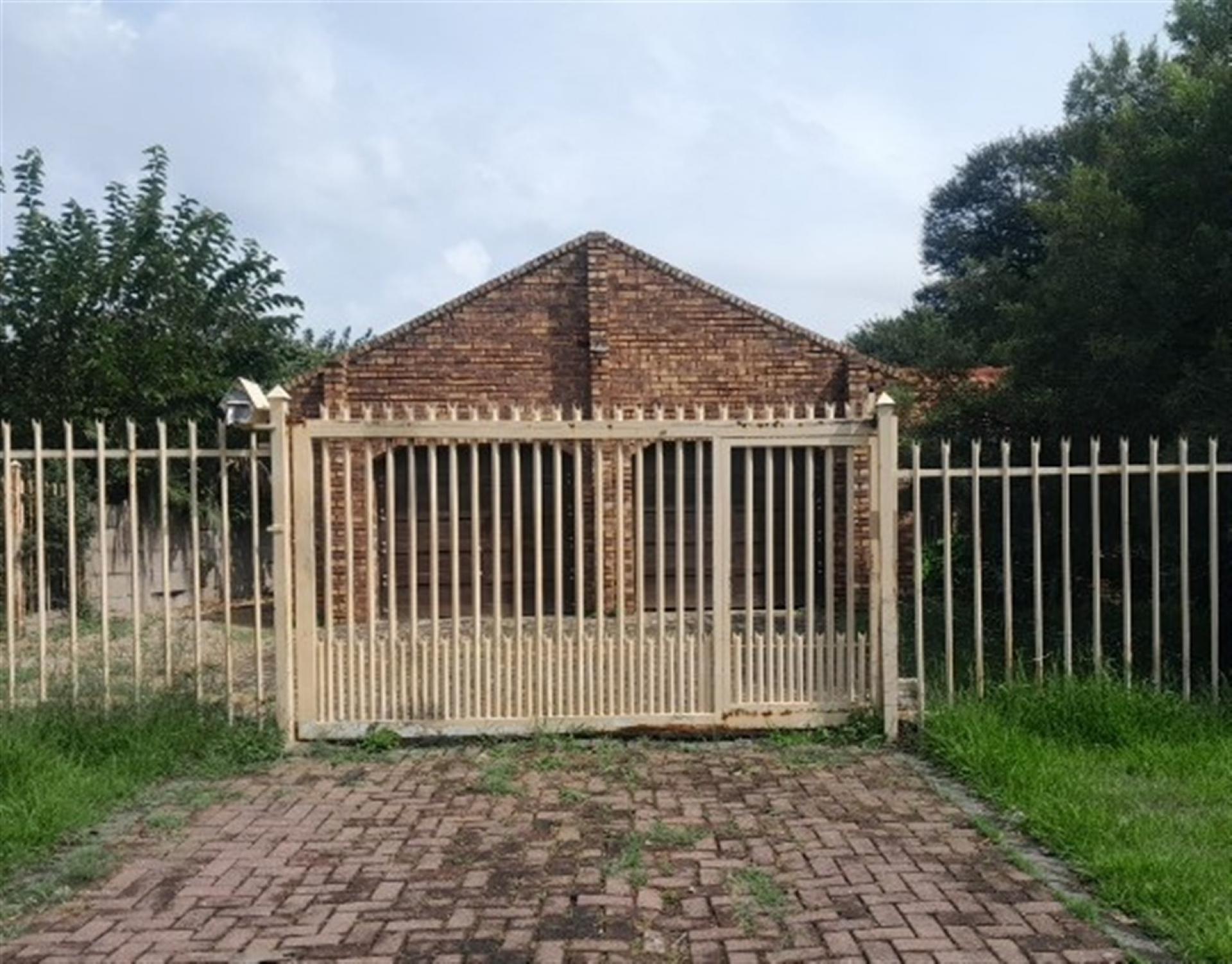 Front View of property in Theresapark
