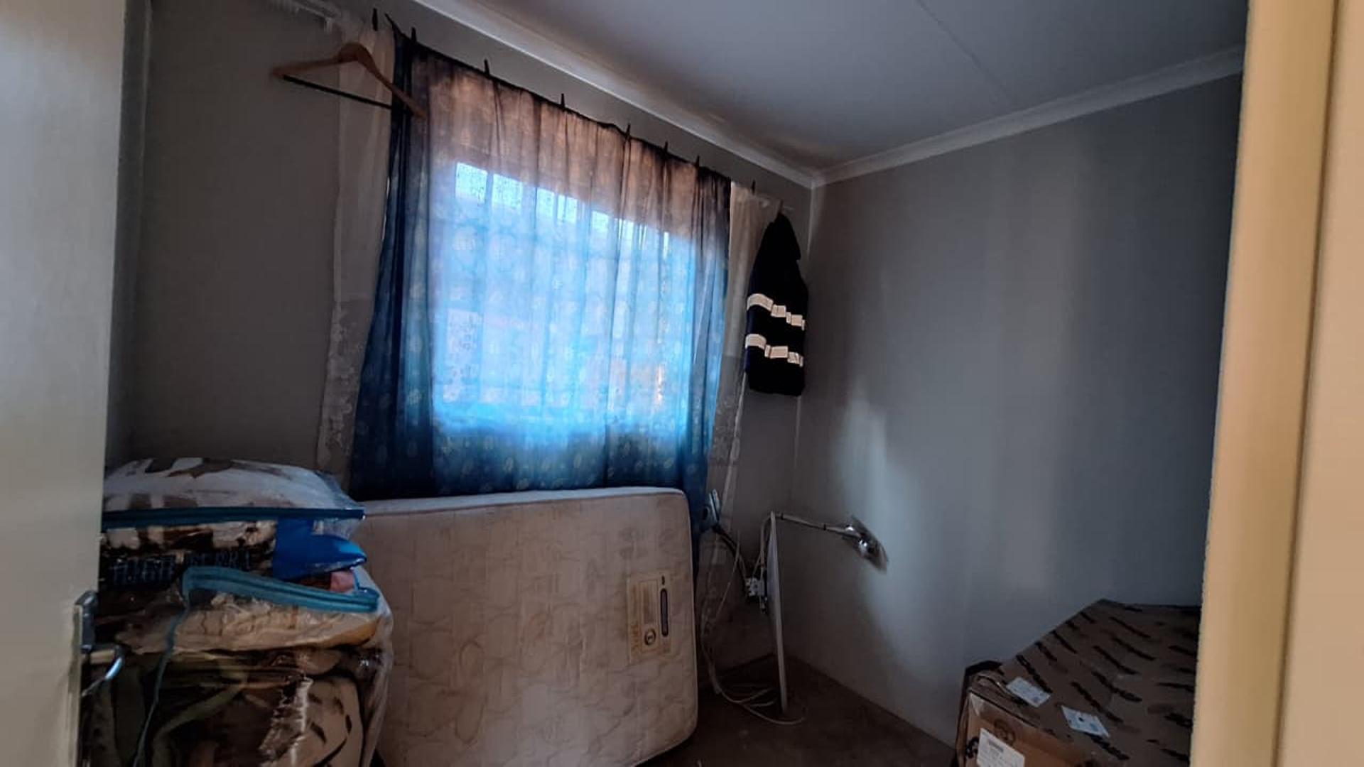 Bed Room 2 - 8 square meters of property in Dawn Park