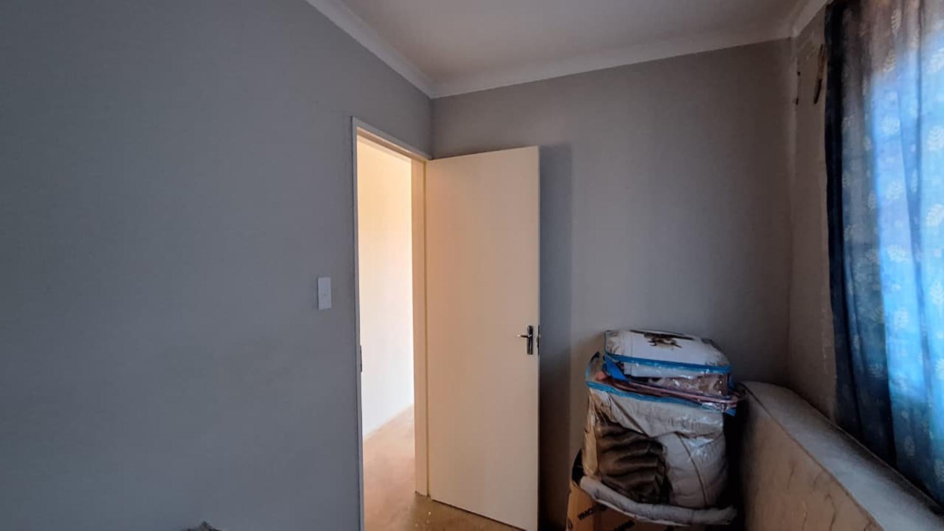 Bed Room 2 - 8 square meters of property in Dawn Park