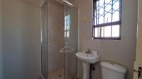Main Bathroom - 4 square meters of property in Dawn Park