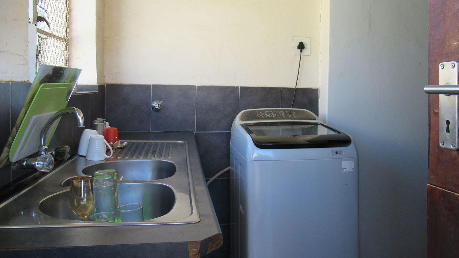 Scullery - 4 square meters of property in Orange Grove