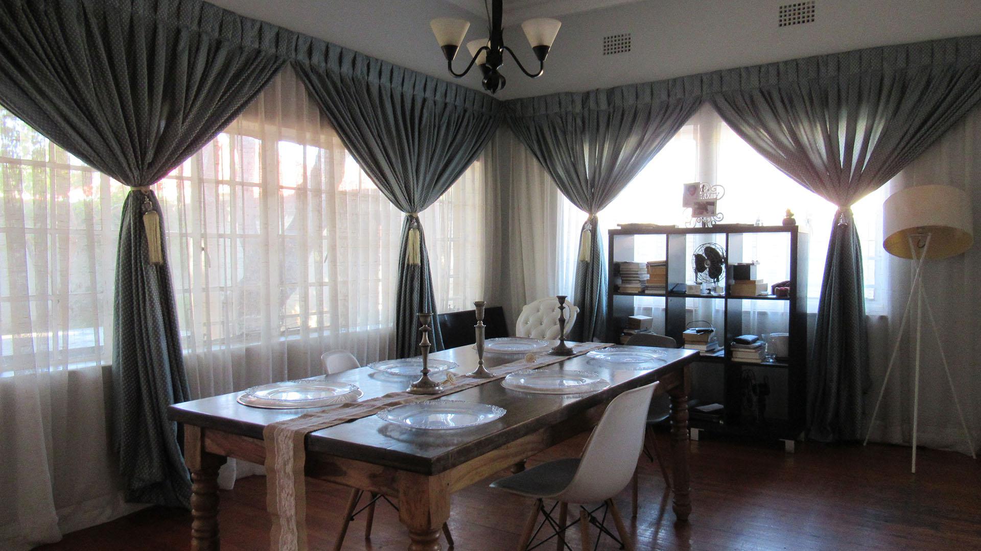Dining Room - 18 square meters of property in Orange Grove