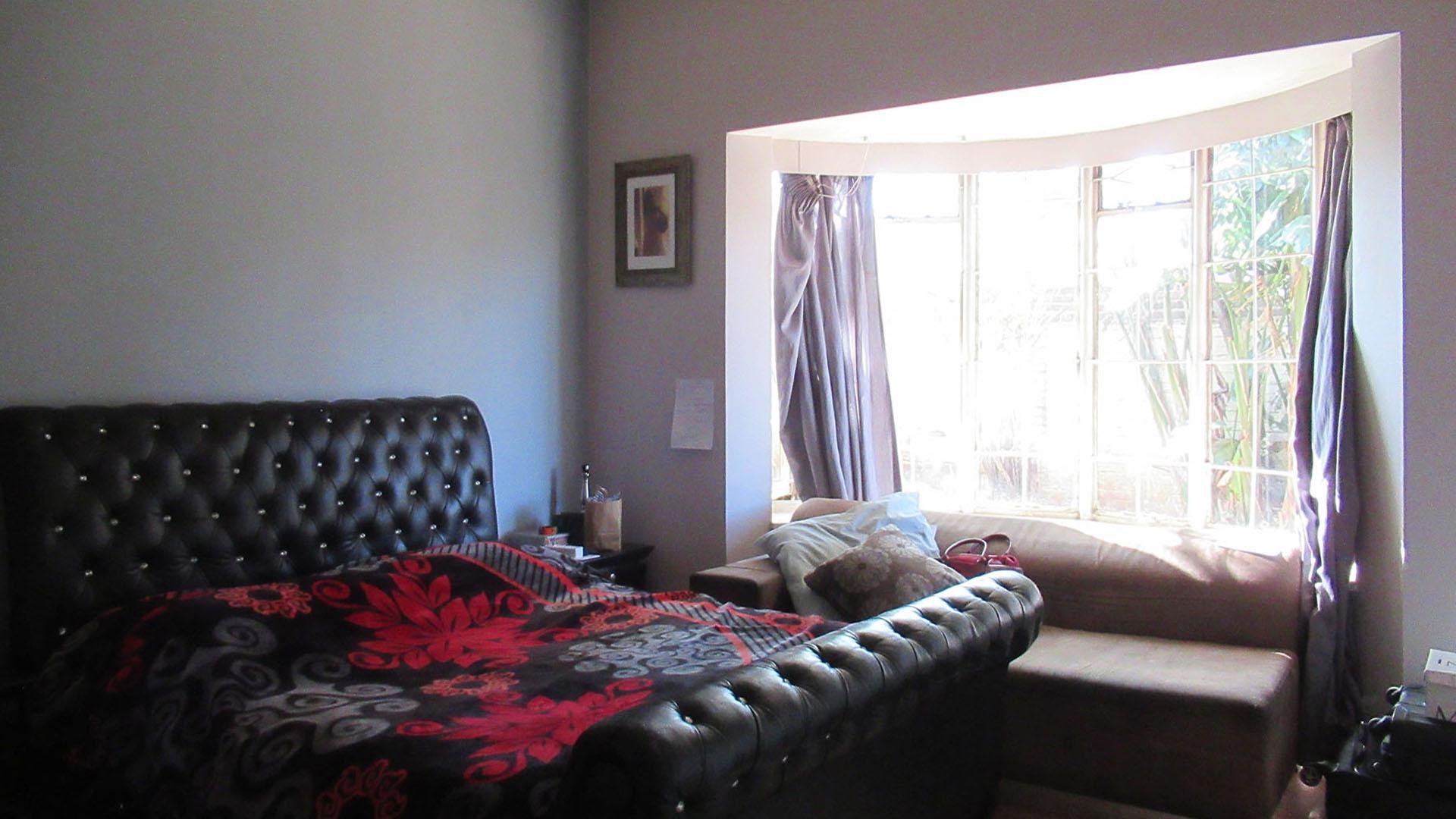 Bed Room 5+ - 20 square meters of property in Orange Grove