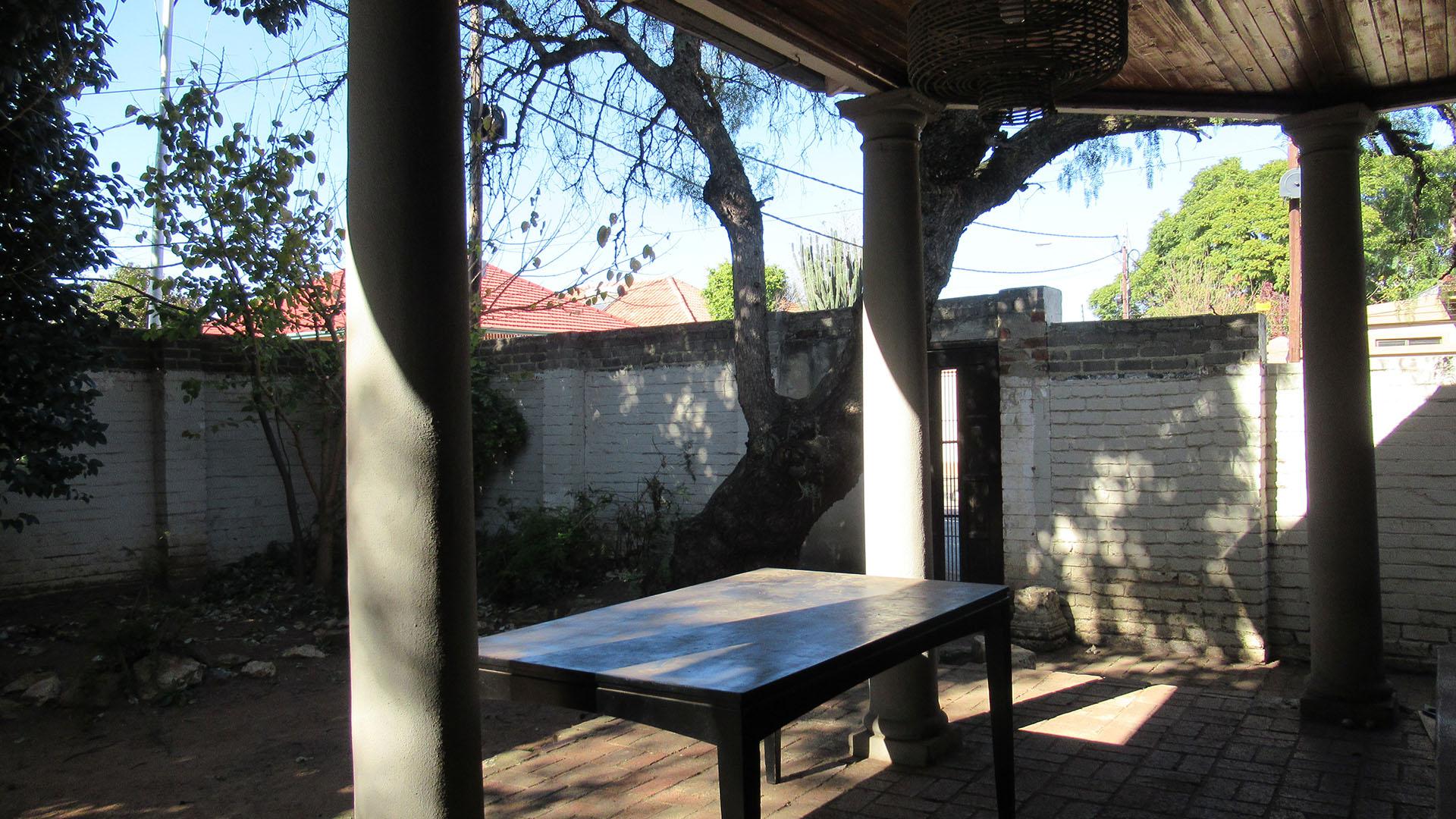 Patio - 11 square meters of property in Orange Grove