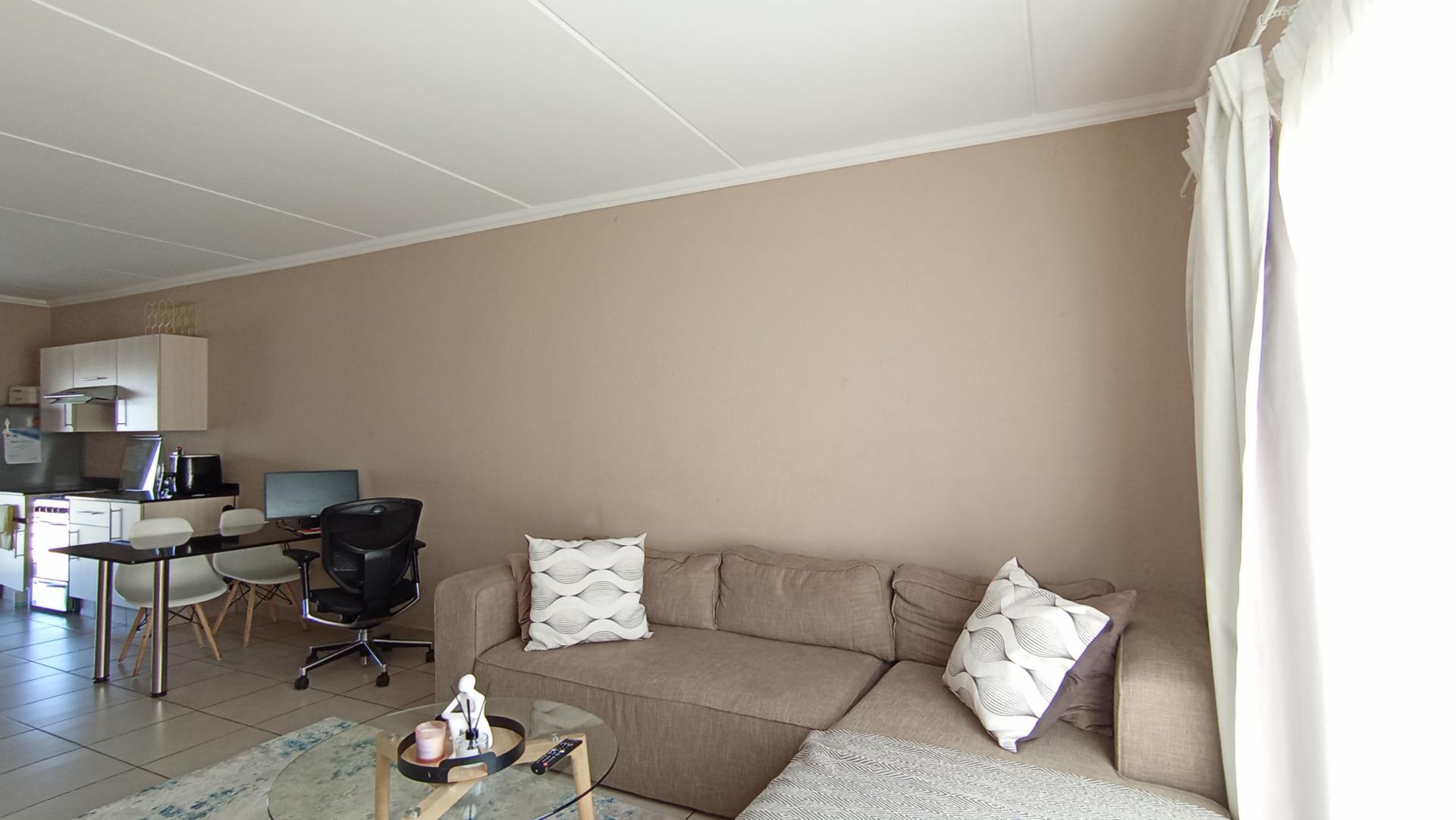 Lounges - 20 square meters of property in Beverley