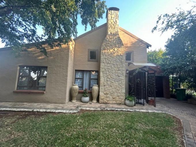 2 Bedroom Sectional Title for Sale For Sale in Waterval East - MR630900