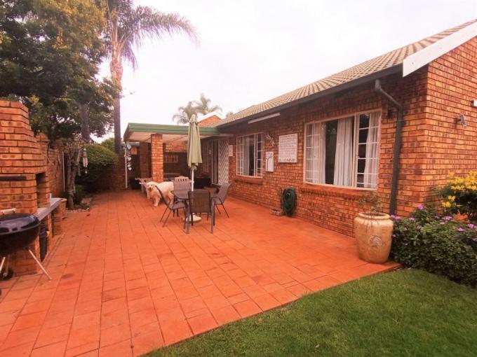 3 Bedroom Sectional Title for Sale For Sale in Highveld - MR630918
