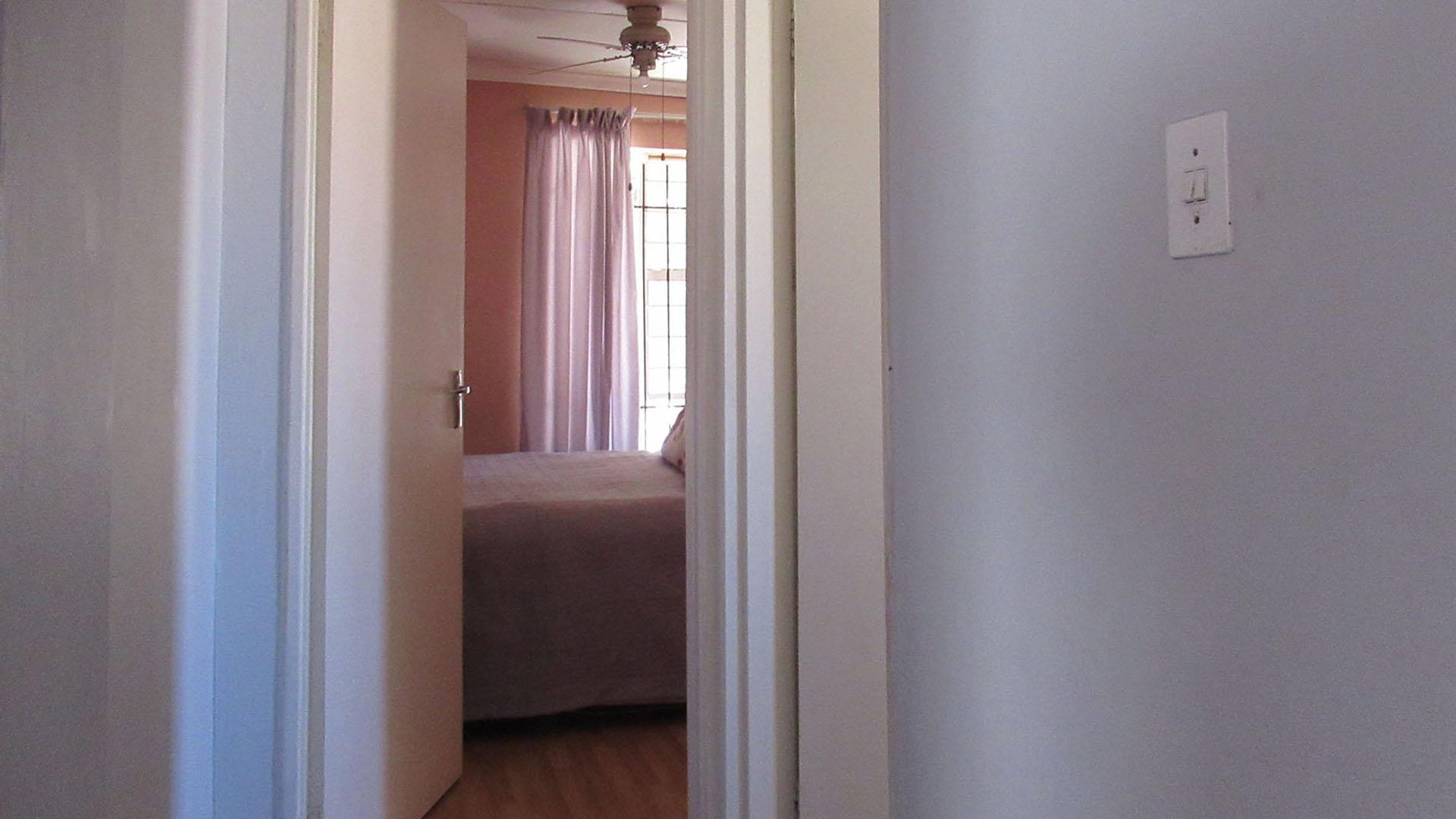 Spaces - 9 square meters of property in Halfway Gardens