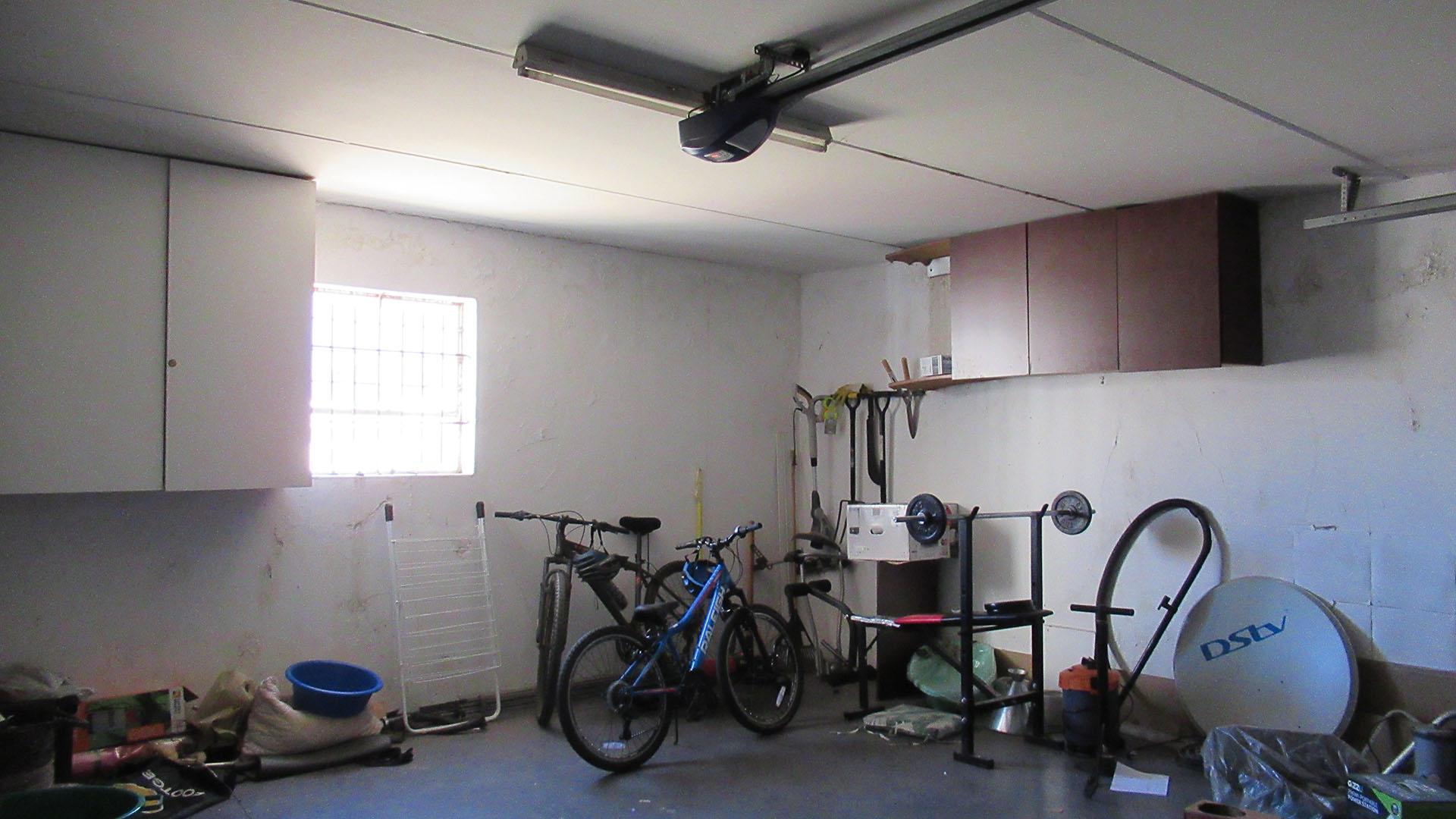 Spaces - 9 square meters of property in Halfway Gardens