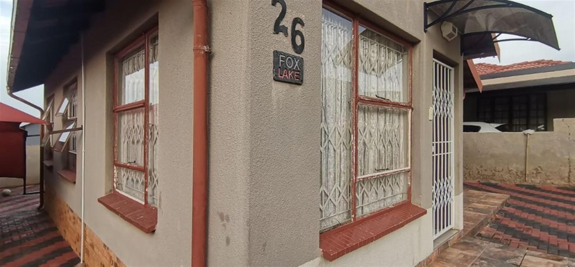 Front View of property in Tlhabane West