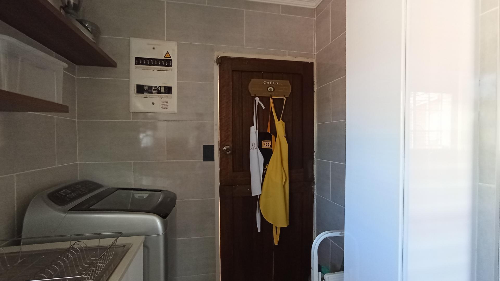 Scullery - 5 square meters of property in Weltevreden Park