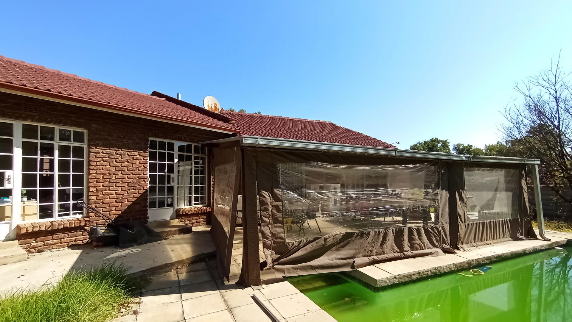 Backyard of property in Weltevreden Park