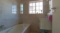 Bathroom 1 - 7 square meters of property in Weltevreden Park