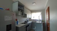 Kitchen - 6 square meters of property in Sinoville
