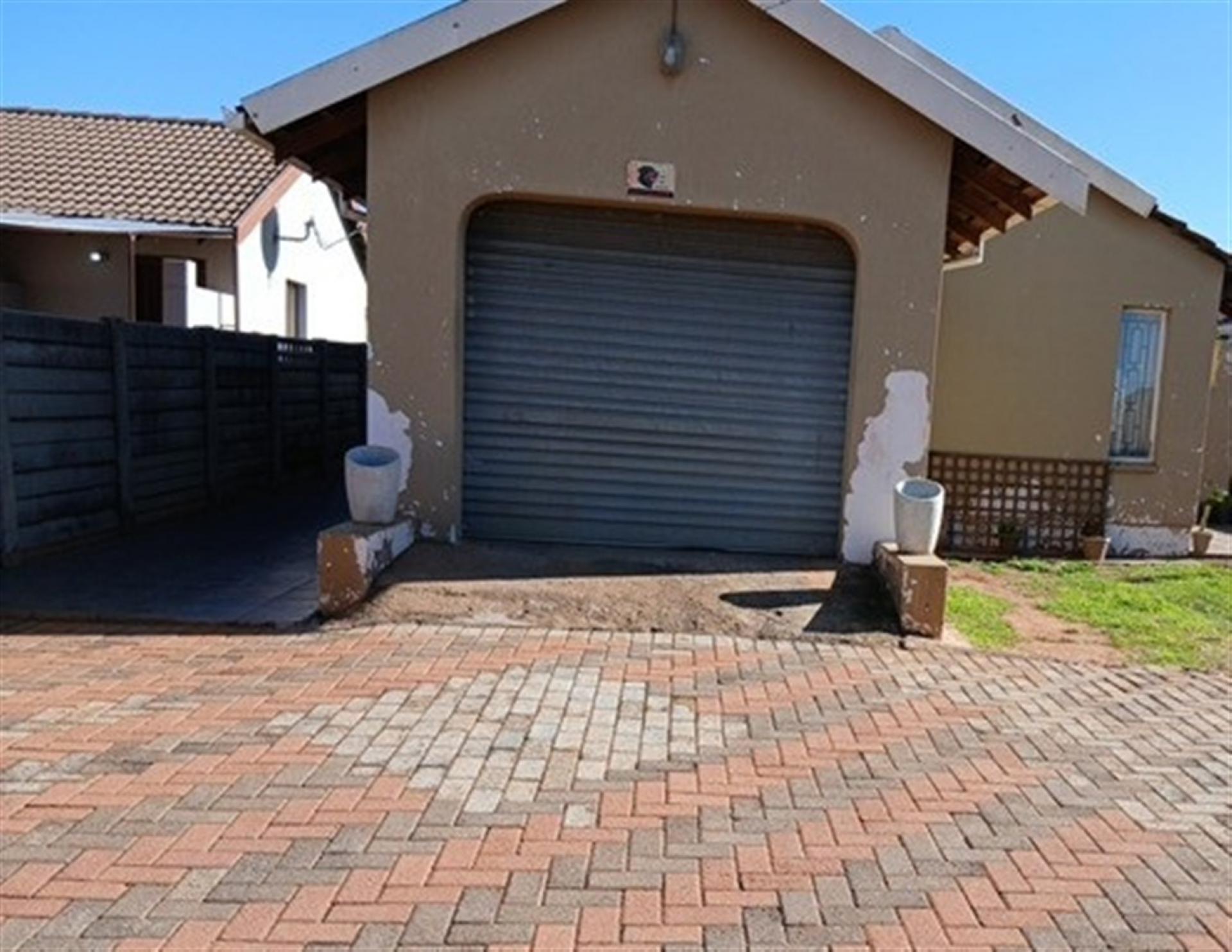 Front View of property in Daveyton