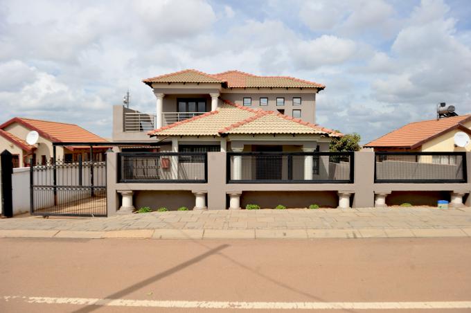 4 Bedroom House for Sale For Sale in Soshanguve - MR631082