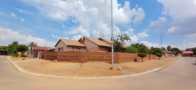 3 Bedroom House for Sale For Sale in Soshanguve - MR631093