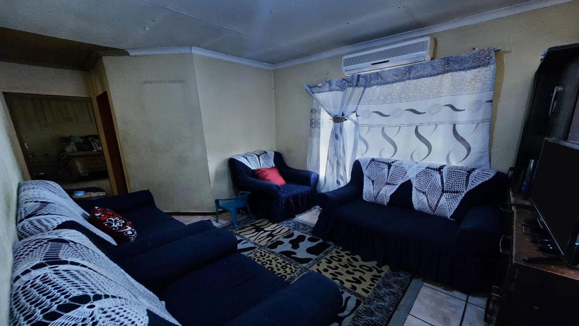 Lounges of property in Boitekong