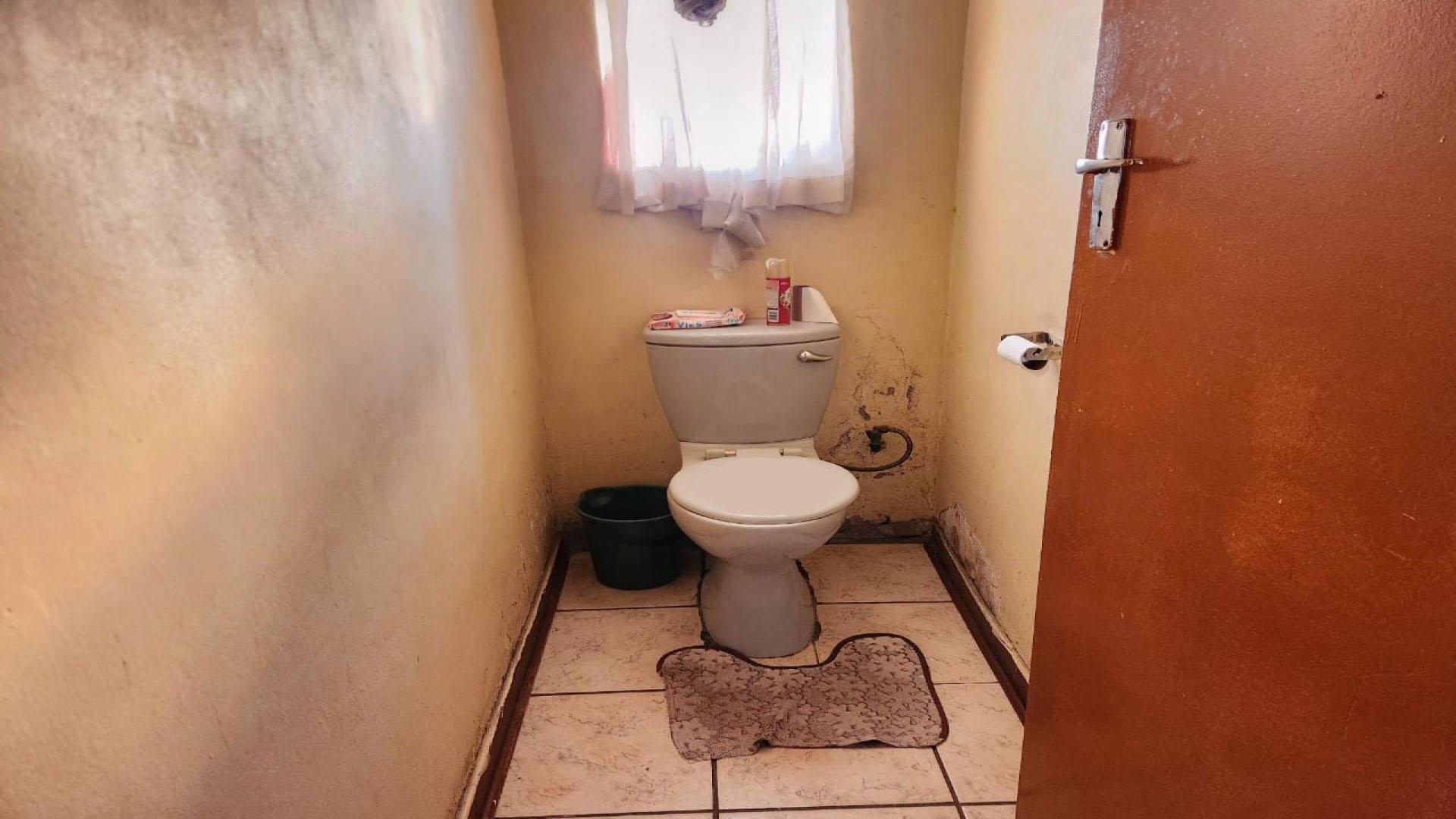 Bathroom 2 of property in Boitekong