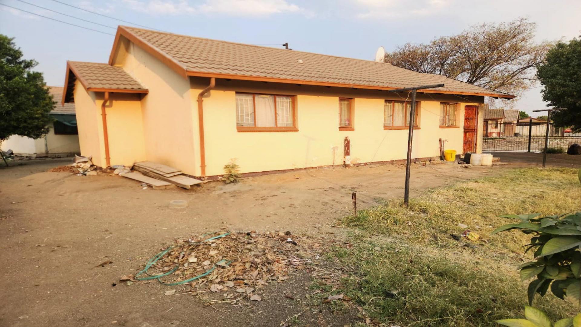 Backyard of property in Boitekong